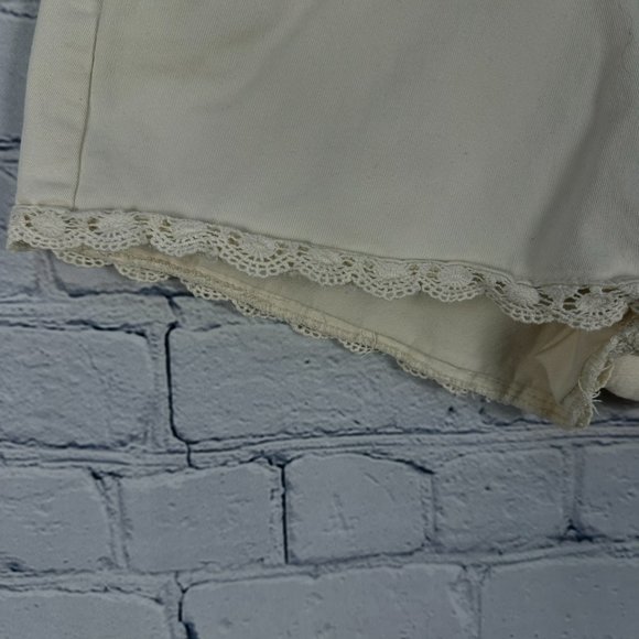 Forever 21 Women's Premium Denim Lace Hem Mid Rise Shorts,‎ Size 27, Cream - Picture 4 of 7